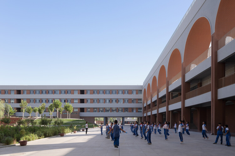 Huashan Middle School, Boguqi Campus / Zhaohui Rong Studio - Image 1 of 40
